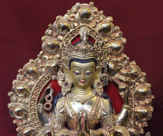 chenrezig buddha statue full gold with parwa 3
