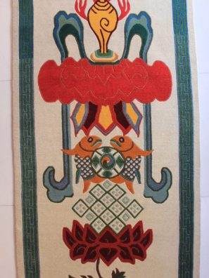 Tibetan rug Eight Auspicious symbol