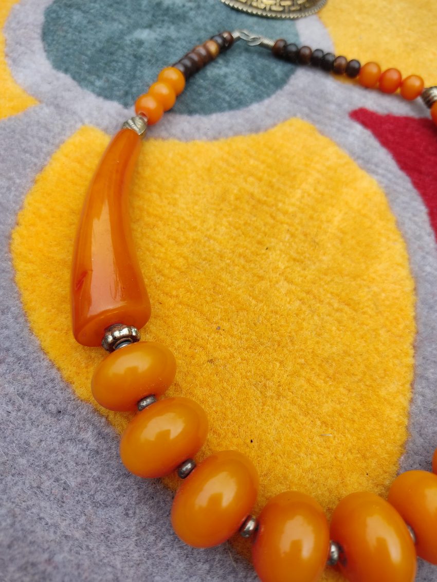 Tibetan Amber Beads Necklace Presents